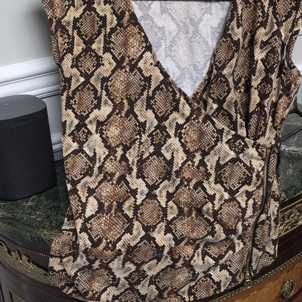Michael Kors Snakeskin Print Sleeveless Top. Size L. - Picture 3 of 9
